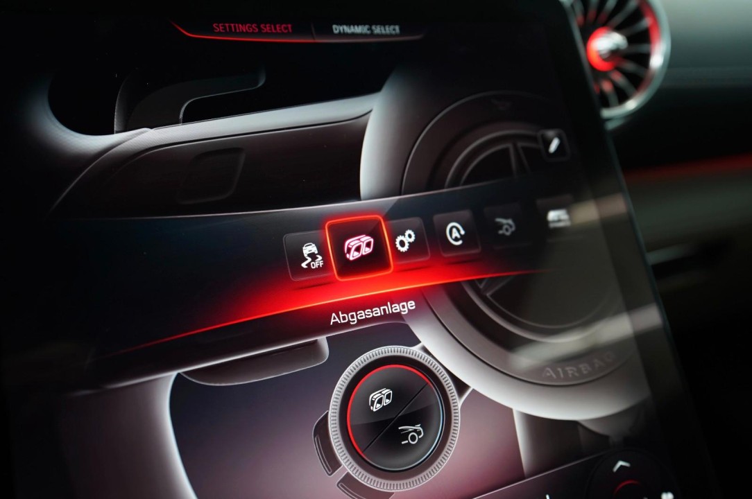 Mercedes-Benz SL 43 AMG - foto 23