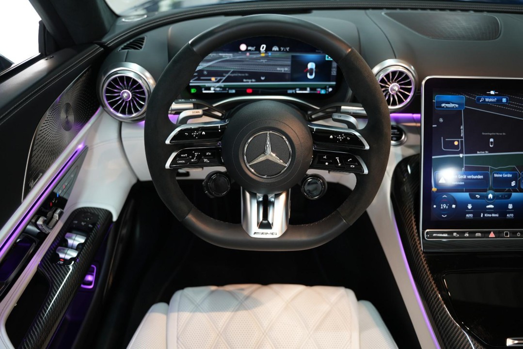 Mercedes-Benz SL 63 AMG 4MATIC - foto 17