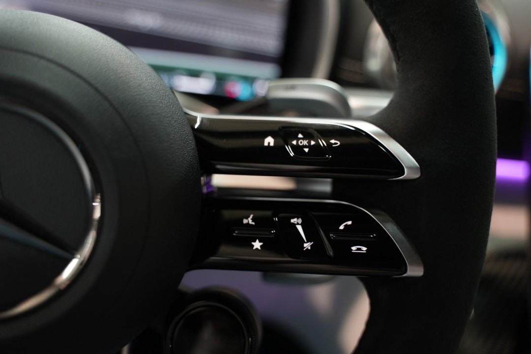 Mercedes-Benz SL 63 AMG 4MATIC - foto 21