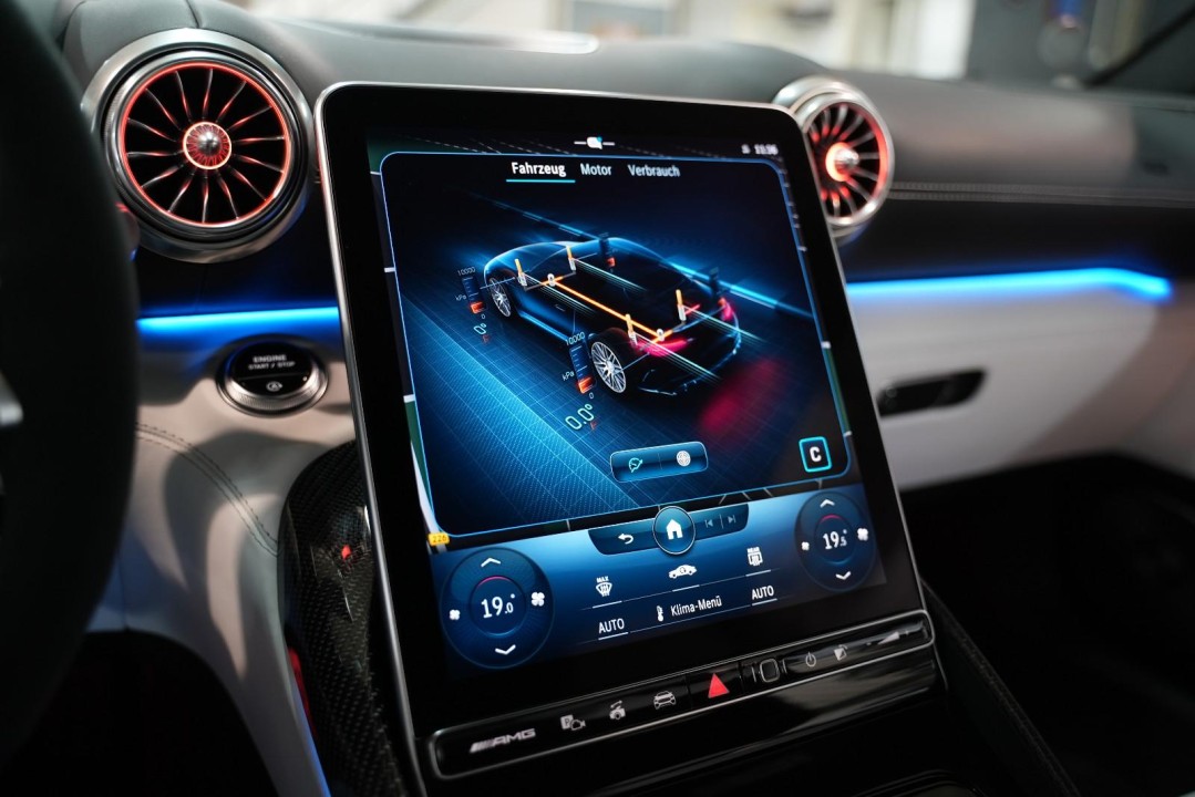 Mercedes-Benz SL 63 AMG 4MATIC - foto 29