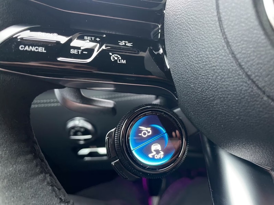 Mercedes-Benz SL 63 AMG - foto 12