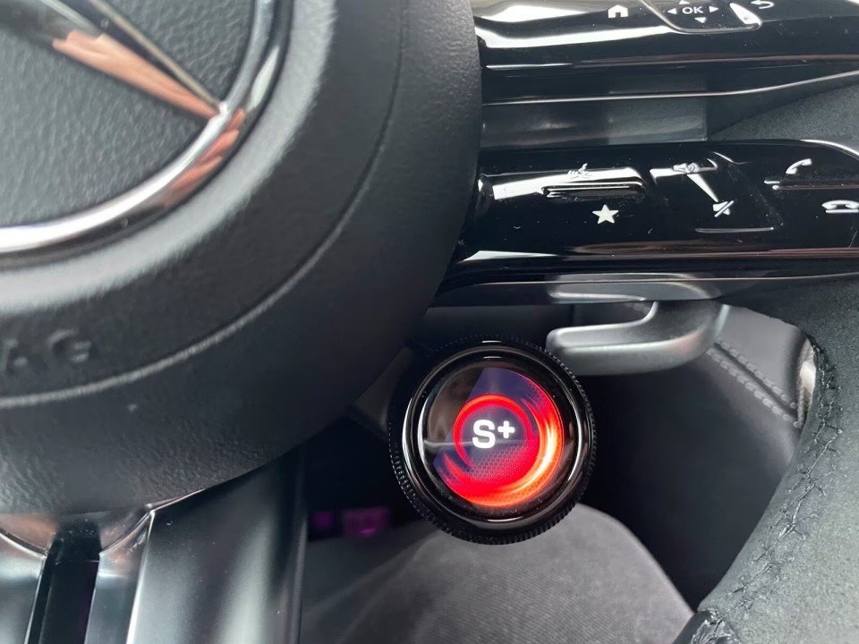 Mercedes-Benz SL 63 AMG - foto 13