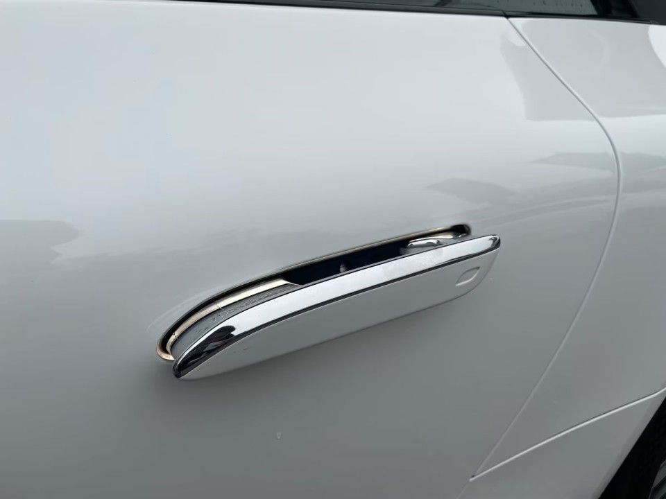 Mercedes-Benz SL 63 AMG - foto 22