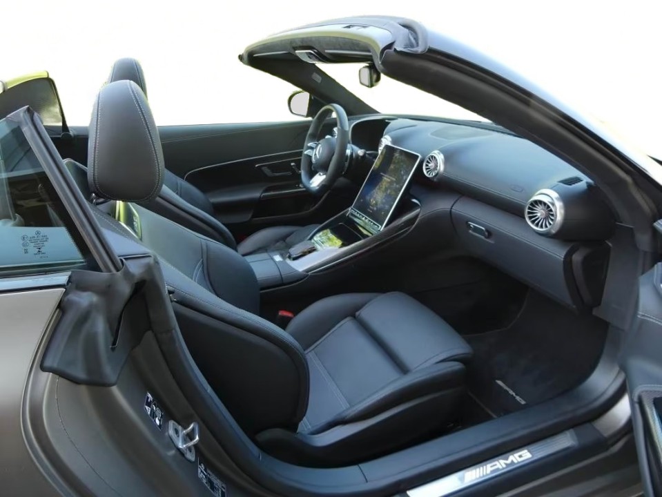 Mercedes-Benz SL 63 AMG - foto 12