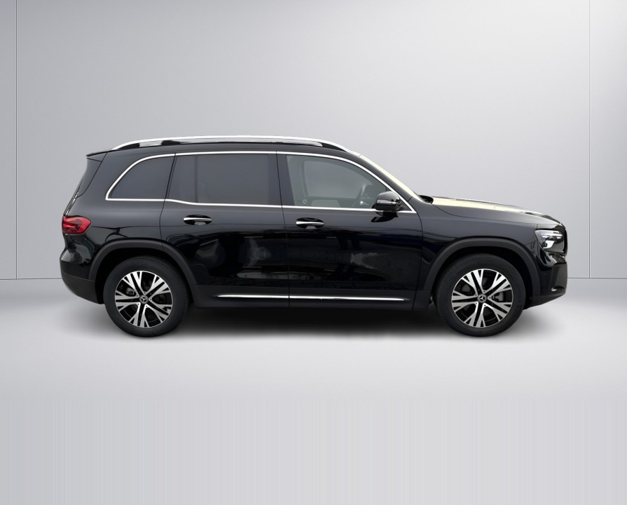 Mercedes-Benz GLB 220 4MATIC (2)