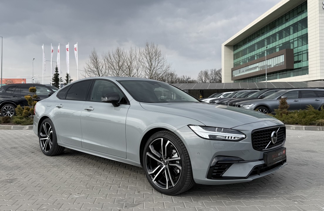 Volvo S90 Recharge T8 Ultimate Dark (1)