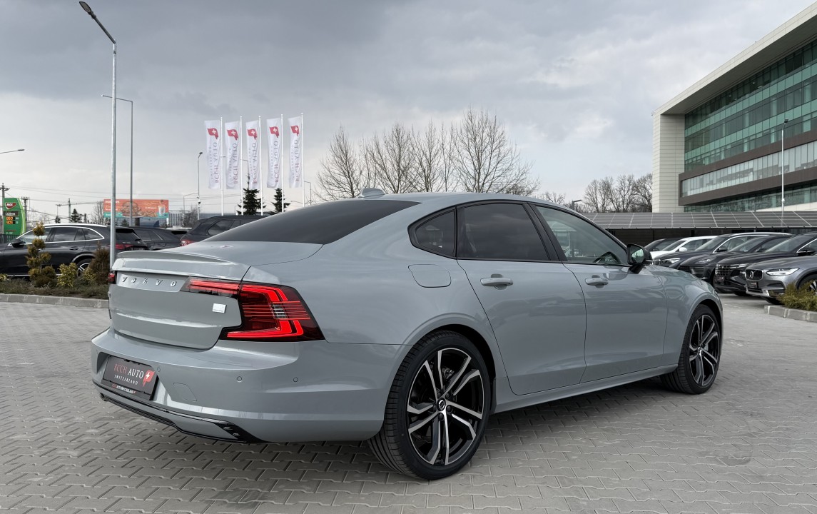 Volvo S90 Recharge T8 Ultimate Dark (3)