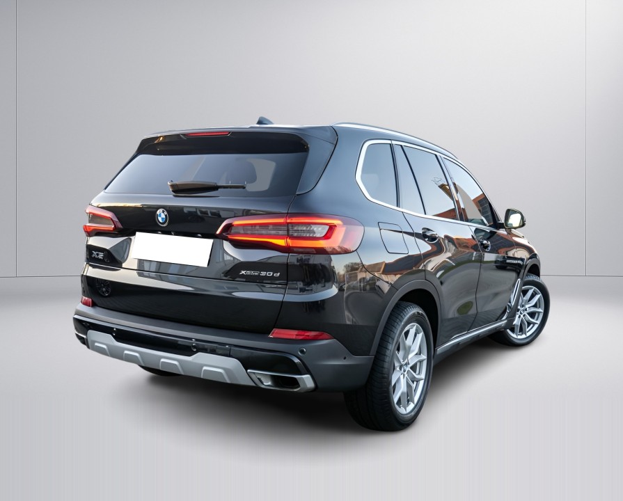 BMW X5 xDrive30d X-Line (2)