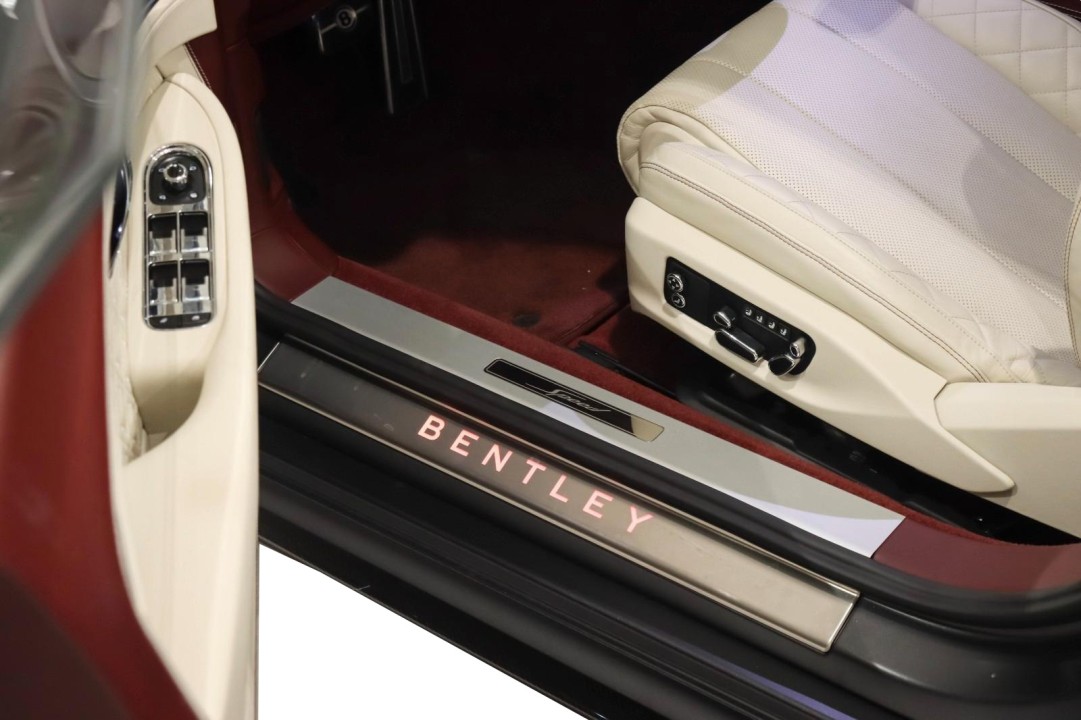 Bentley Continental GTC - foto 21