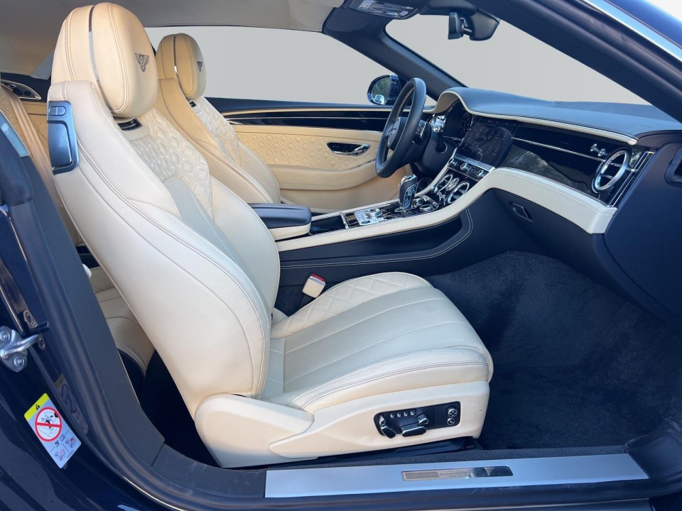 Bentley Continental GTC - foto 11