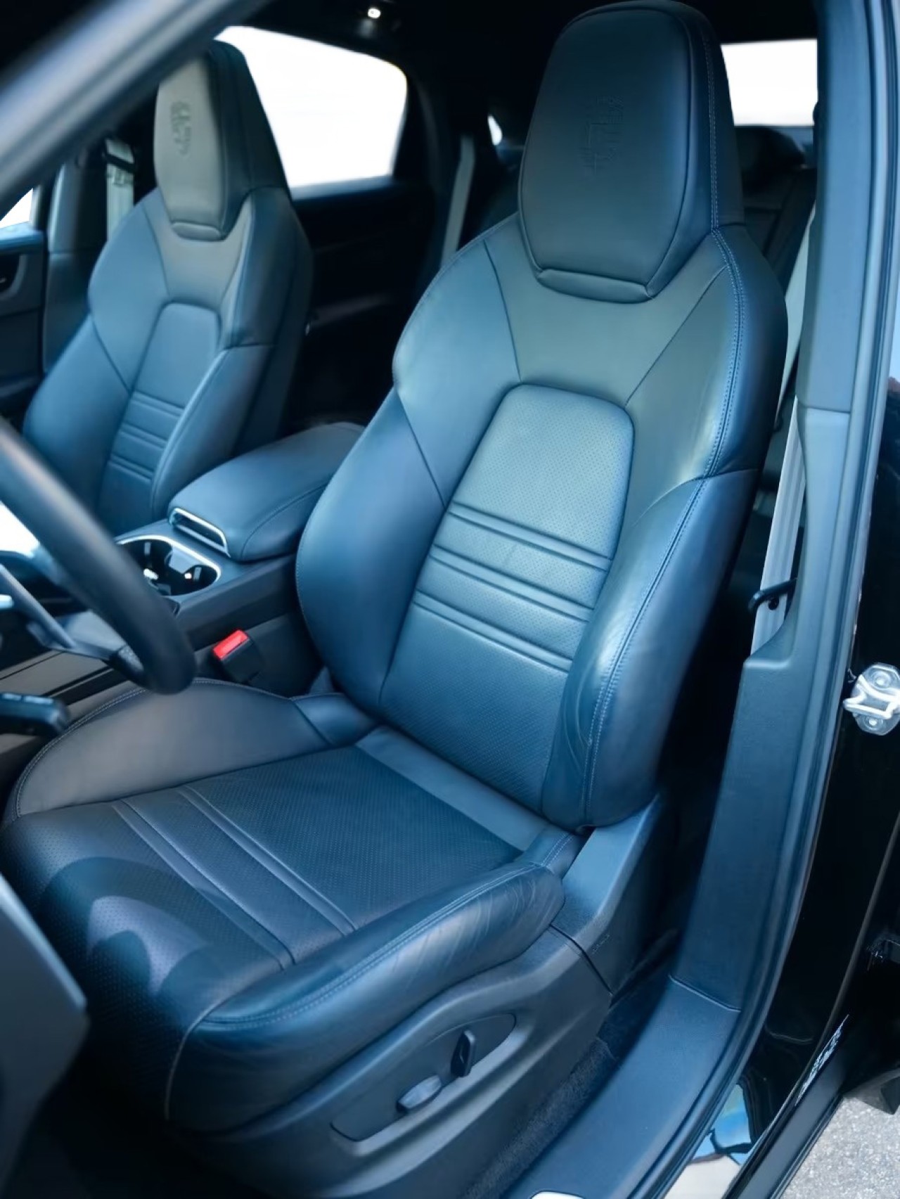 Porsche Cayenne Coupe E-Hybrid Platinum Edition - foto 23