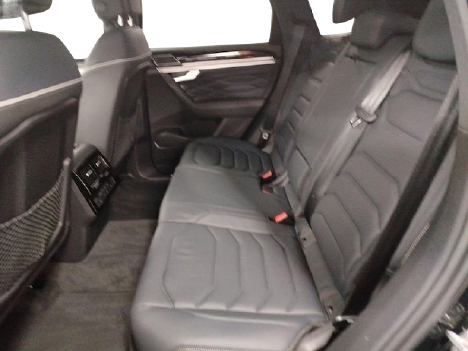 Volkswagen Touareg V6 TSI R-Line (4)