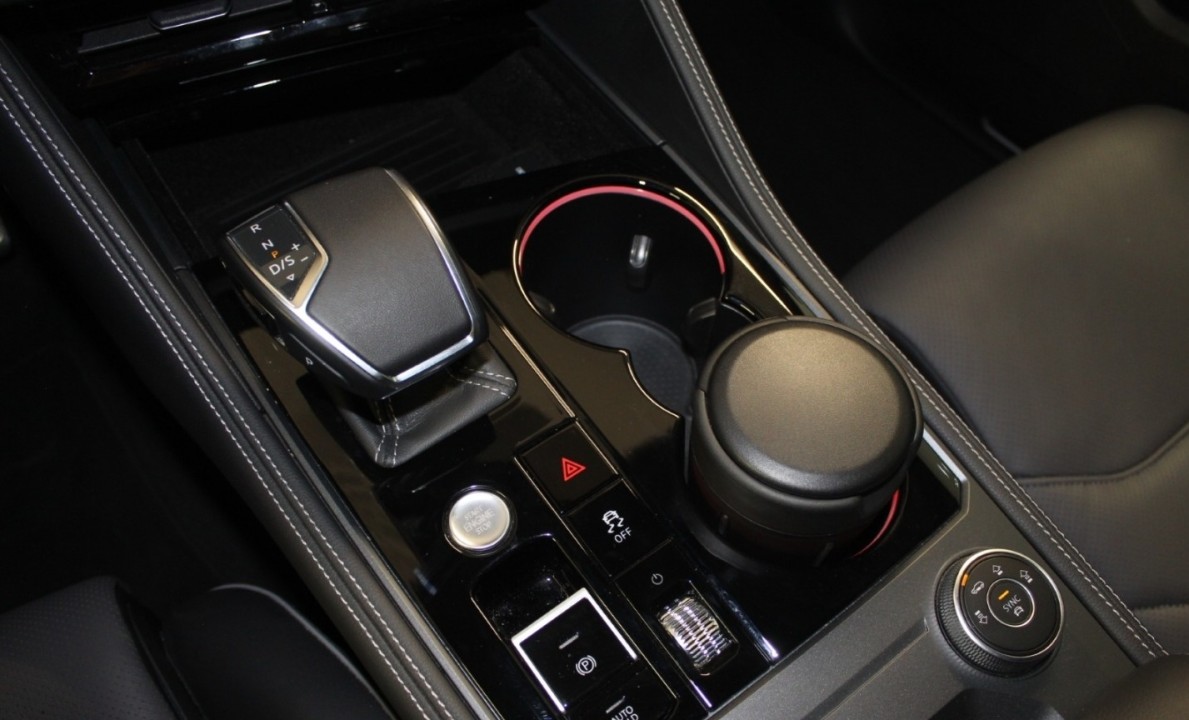 Volkswagen Touareg V6 TSI R-Line - foto 16