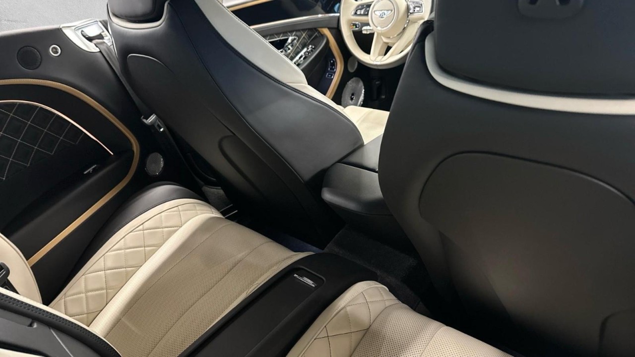 Bentley Continental GTC - foto 9