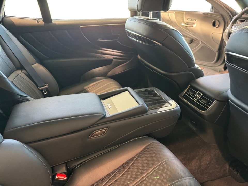 Lexus Seria LS Lexus Seria 500h Executive - foto 26