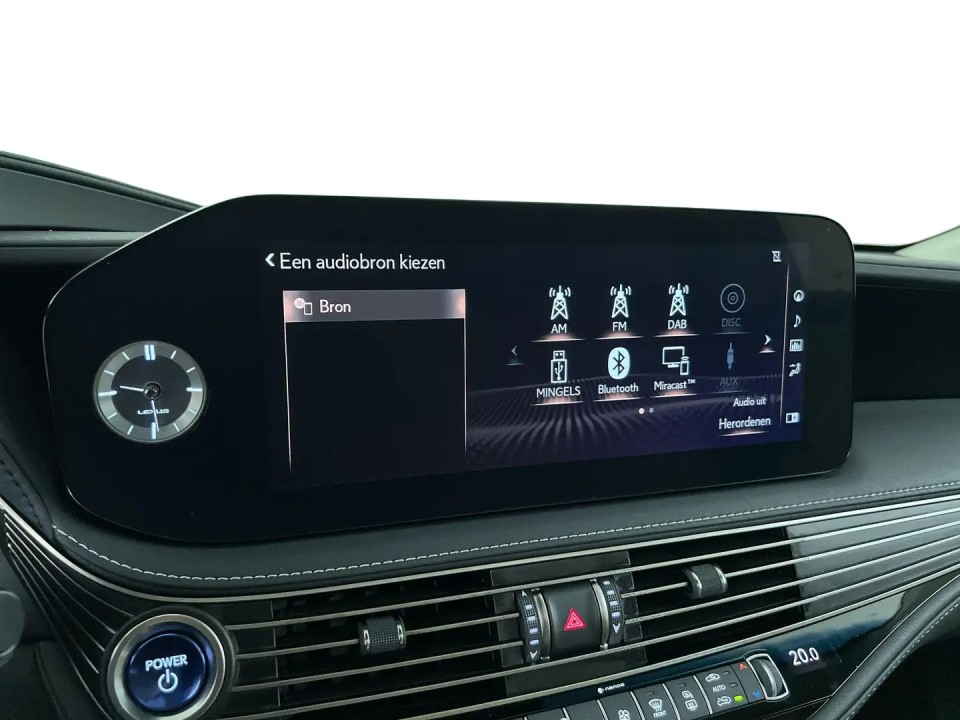 Lexus Seria LS 500h - foto 34