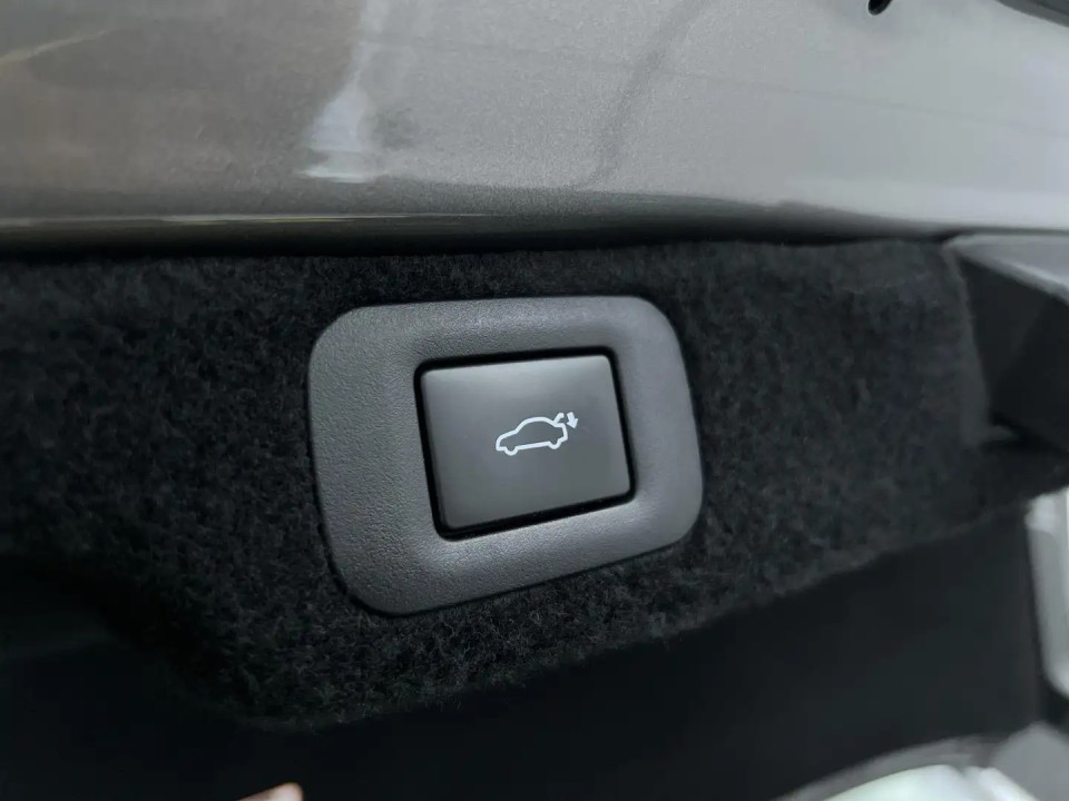 Lexus Seria LS 500h - foto 24