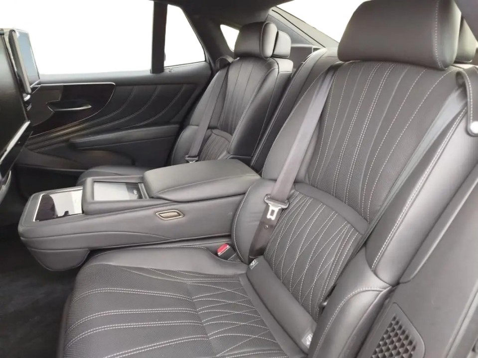 Lexus Seria LS 500h Executive - foto 32