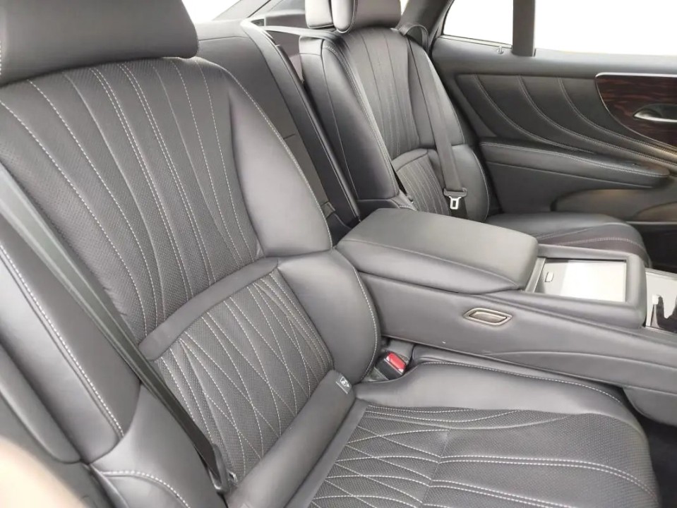 Lexus Seria LS 500h Executive - foto 30