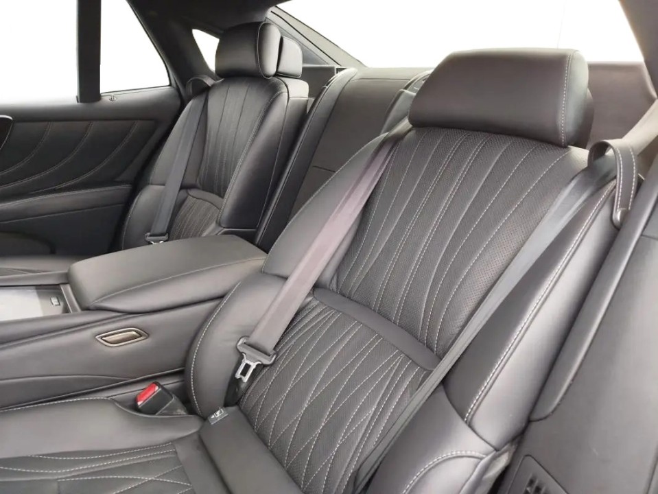 Lexus Seria LS 500h Executive - foto 33