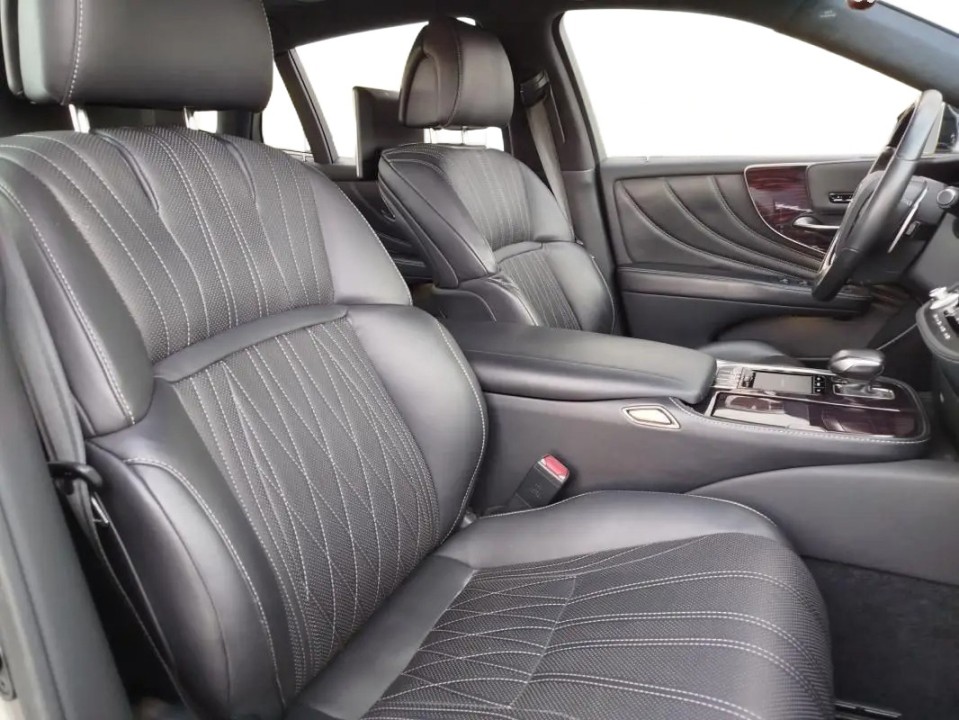 Lexus Seria LS 500h Executive - foto 12