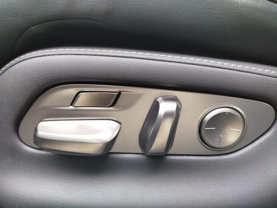 Lexus Seria LS 500h Executive - foto 39