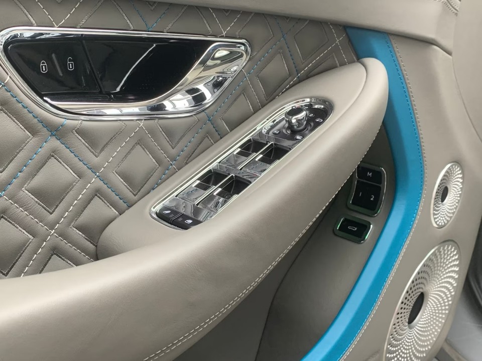 Bentley Continental GTC Mulliner - foto 29