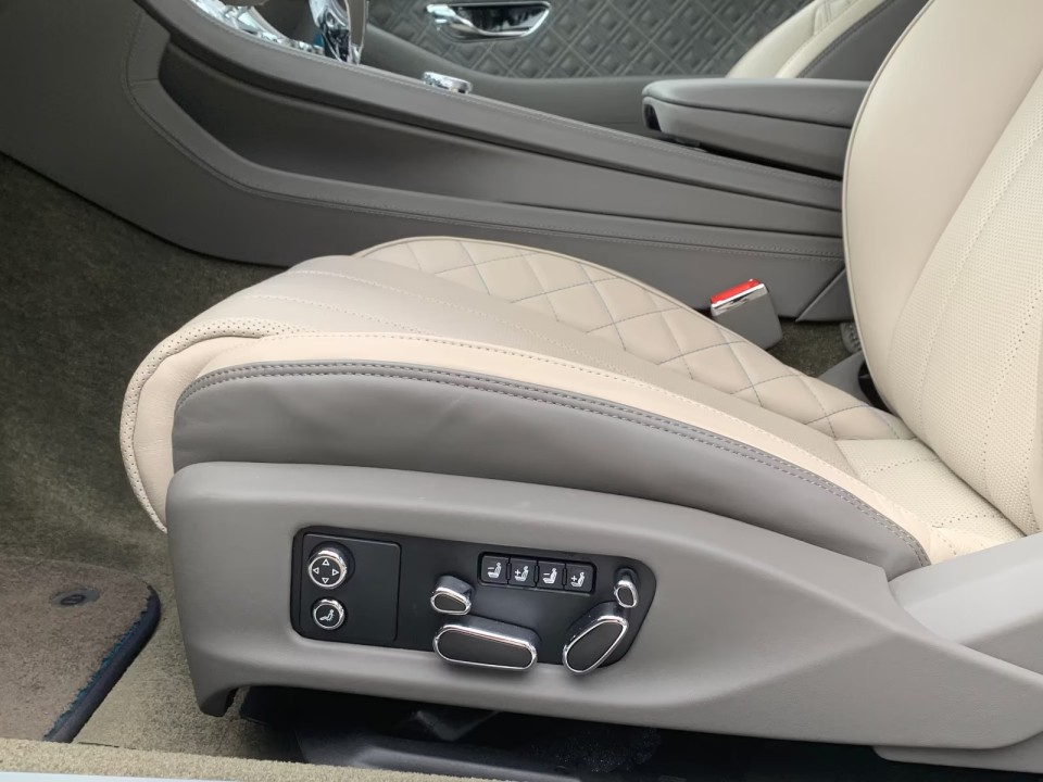 Bentley Continental GTC Mulliner - foto 31