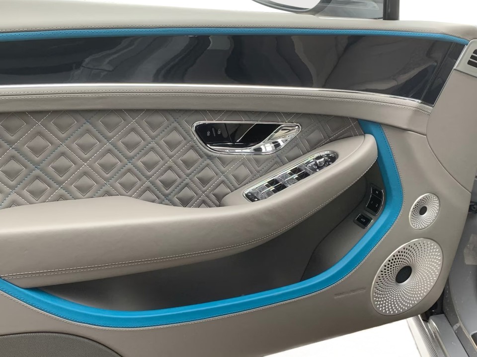 Bentley Continental GTC Mulliner - foto 28