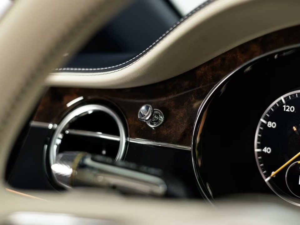 Bentley Continental GTC - foto 13