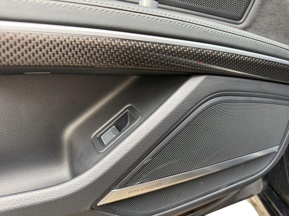 Audi S8 TFSI quattro - foto 14