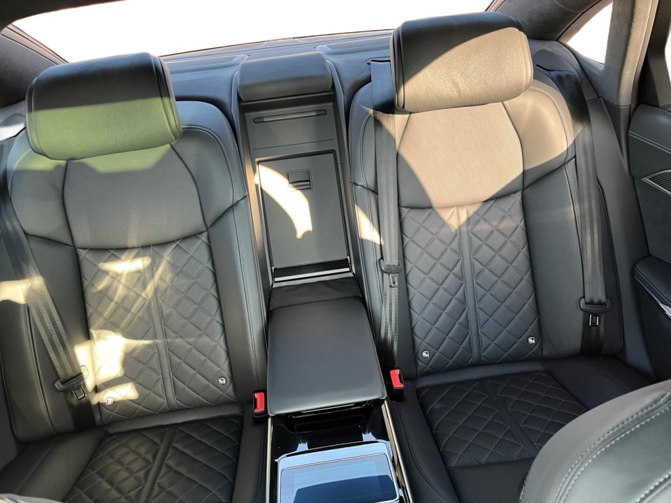 Audi S8 TFSI quattro - foto 10