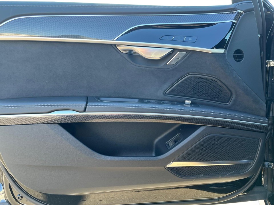 Audi S8 TFSI quattro - foto 13