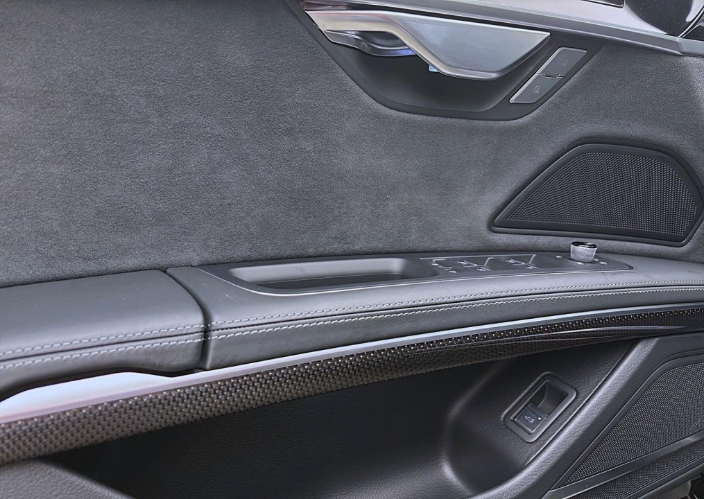 Audi S8 TFSI quattro - foto 16