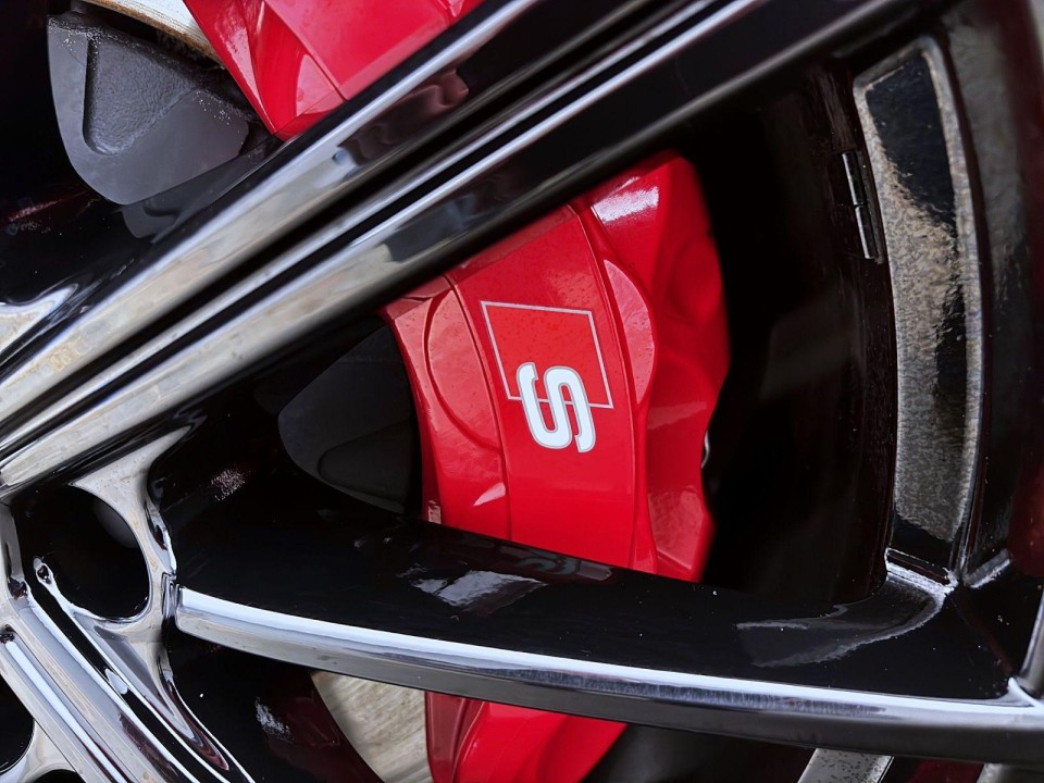 Audi S8 TFSI quattro - foto 18