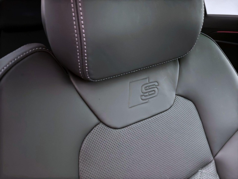 Audi S8 TFSI quattro - foto 15