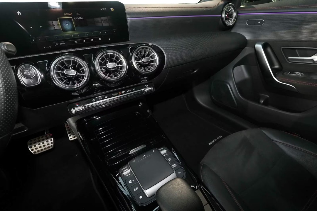 Mercedes-Benz CLA AMG 45 4MATIC - foto 7