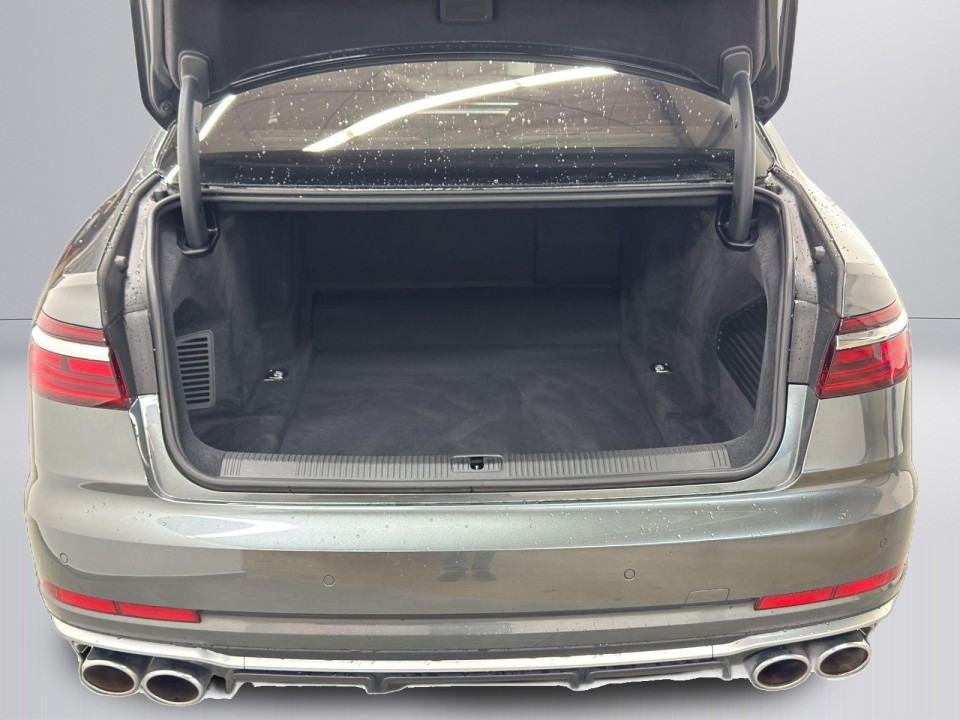 Audi S8 - foto 16