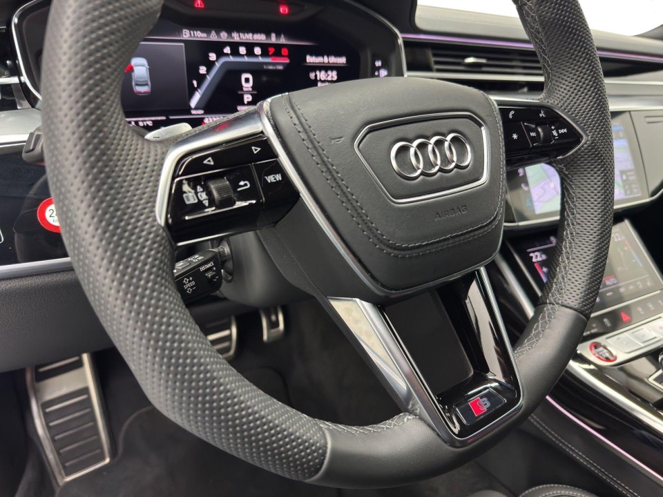 Audi S8 - foto 8