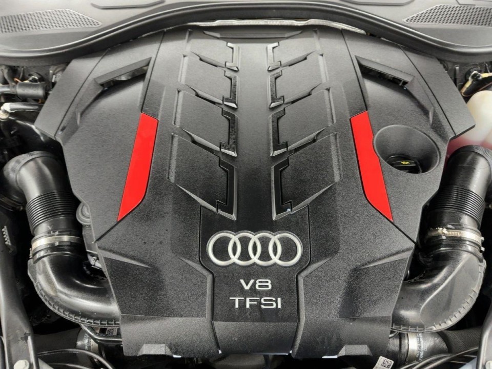 Audi S8 TFSI quattro - foto 12