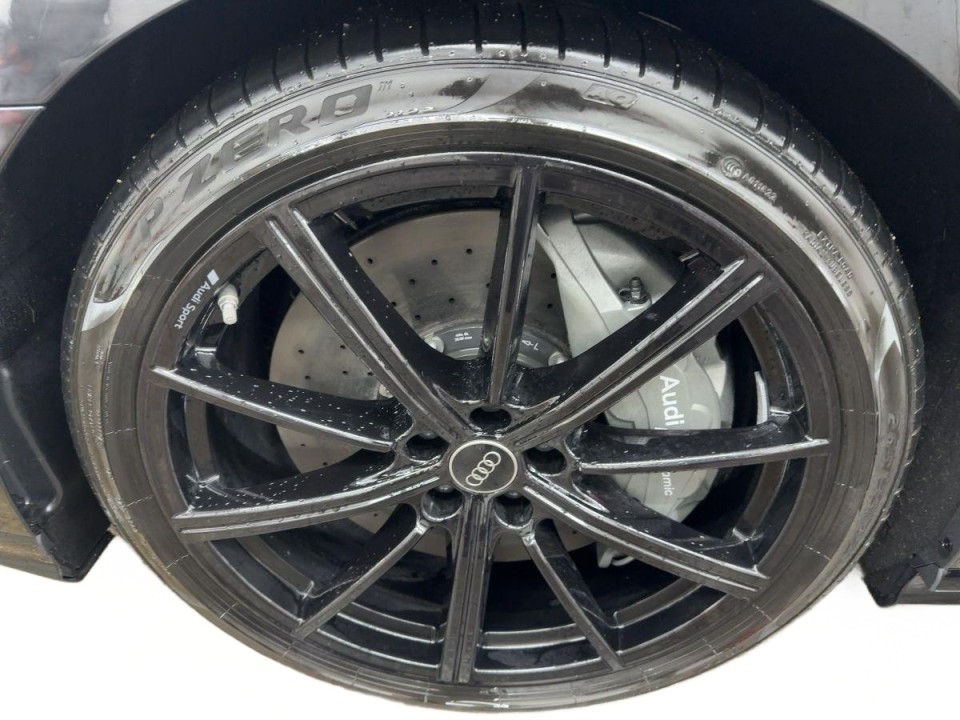 Audi S8 TFSI quattro - foto 14