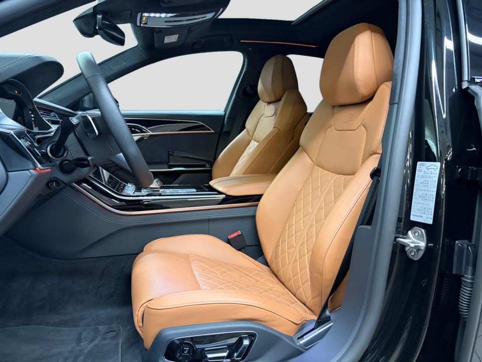 Audi S8 TFSI quattro (3)