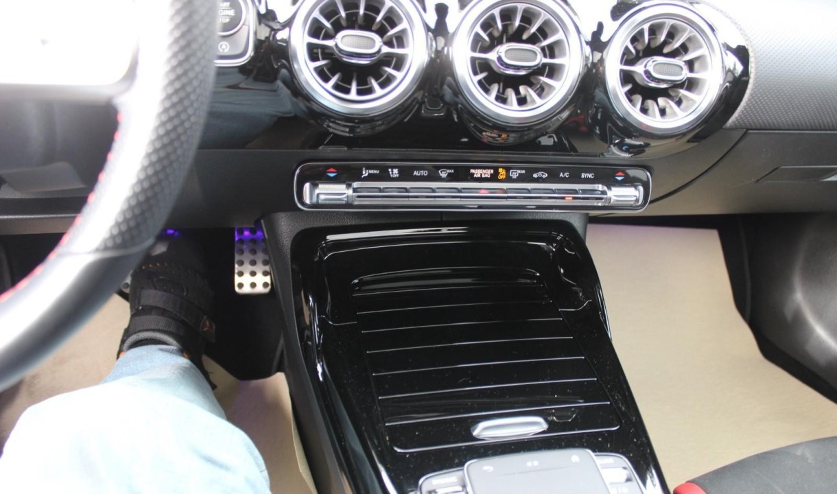 Mercedes-Benz CLA AMG 35 4MATIC - foto 15