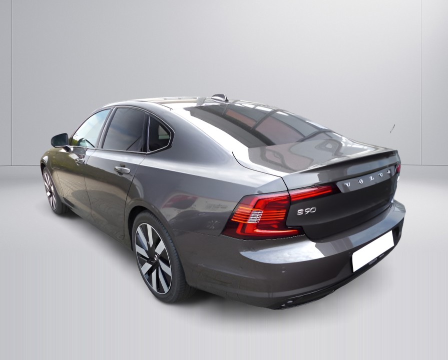 Volvo S90 T8 Recharge AWD Plus Dark (3)