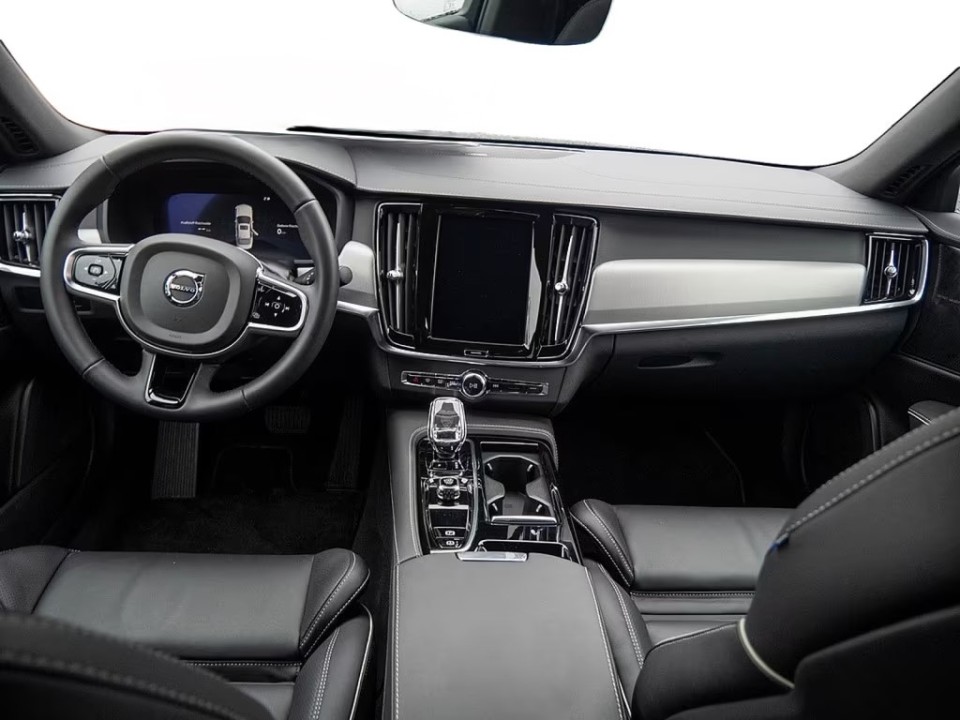 Volvo S90 T8 Recharge AWD Ultimate Dark (4)