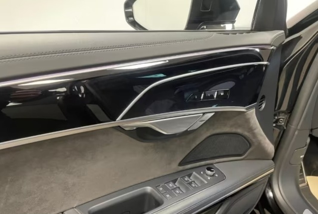 Audi S8 TFSIQuattro - foto 14