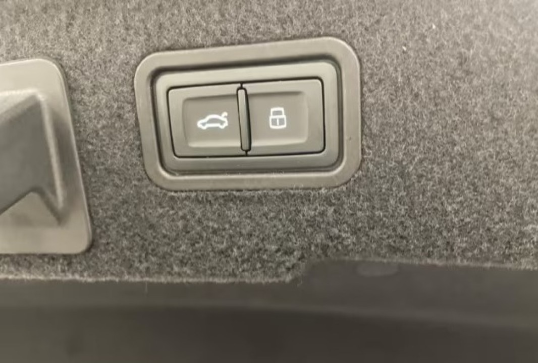 Audi S8 TFSIQuattro - foto 17