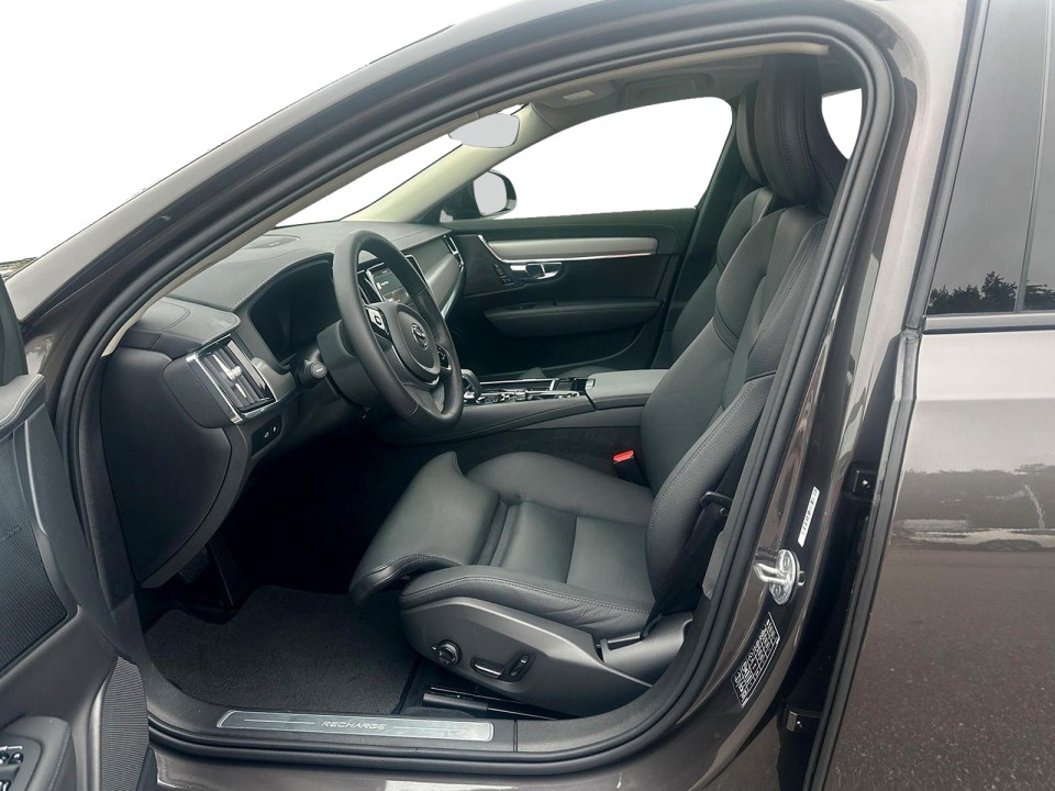 Volvo S90 T8 AWD Recharge Plus Dark (3)