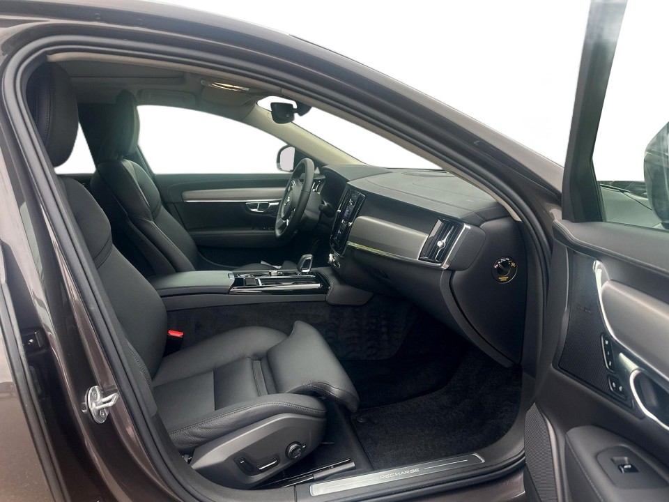 Volvo S90 T8 AWD Recharge Plus Dark (5)