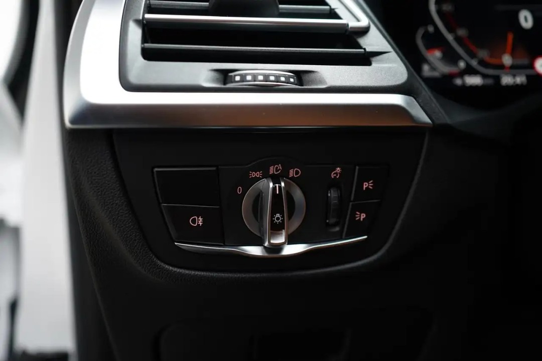 BMW X4 xDrive20d - foto 14